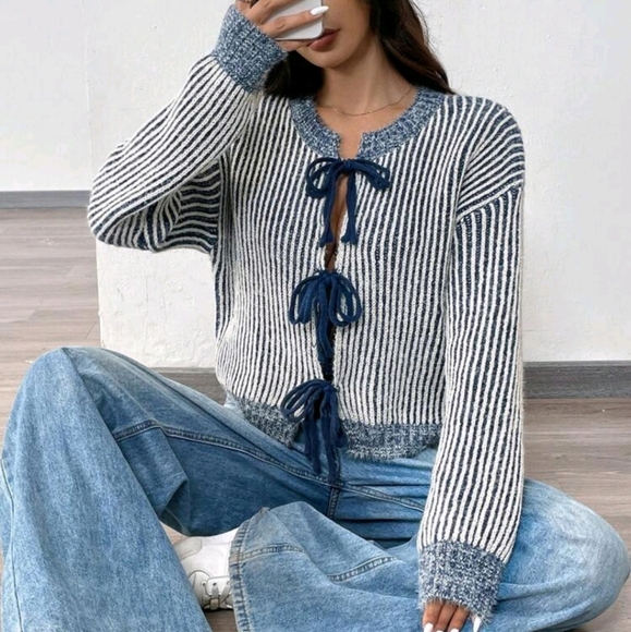 Sweaters - Women's Front Tie Solid Color Splicing Long Sleeve Casual Blouse